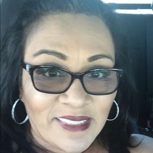 Meet your Posher, Isabel